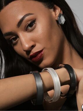 ALEMBIKA MINIMALIST BANGLE BRACELET, FROST NWT MSRP $86